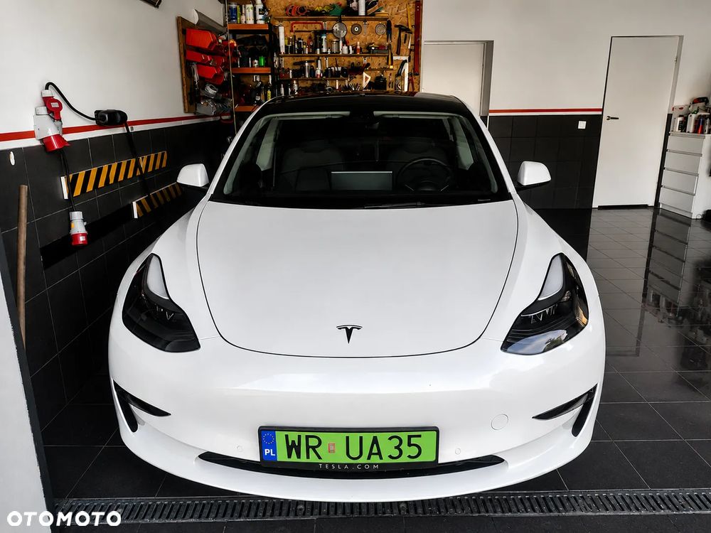 Tesla Model 3 - 2