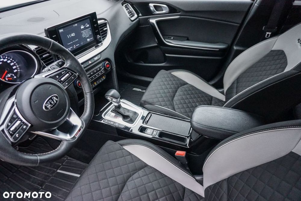 Kia ProCeed - 9
