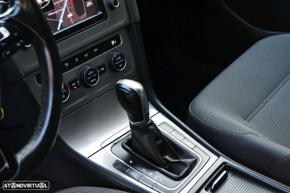 VW Golf Variant 1.6 TDi Trendline DSG - 17