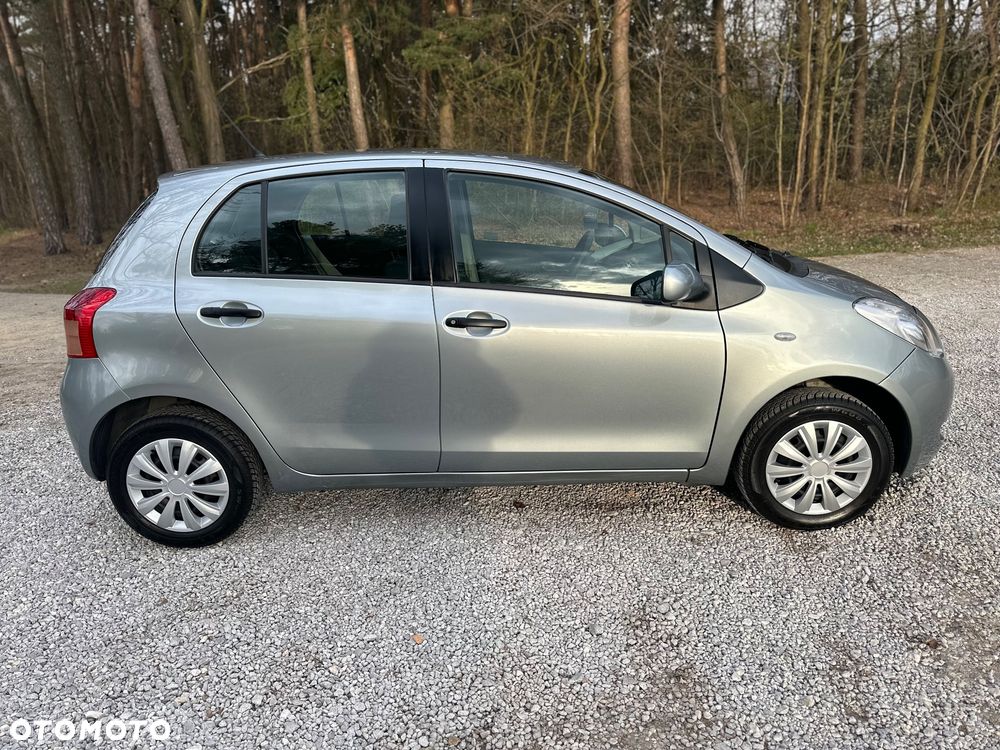 Toyota Yaris 1.0 Luna A/C - 19