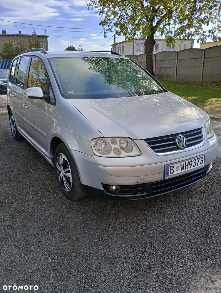 Volkswagen Touran - 12