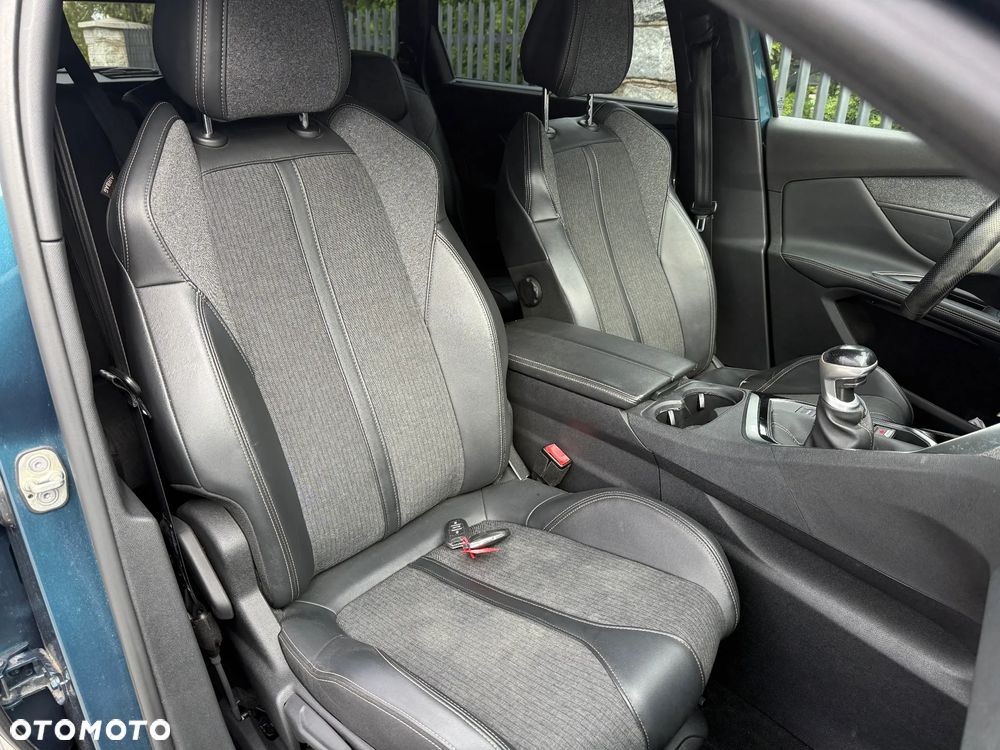 Peugeot 5008 - 17