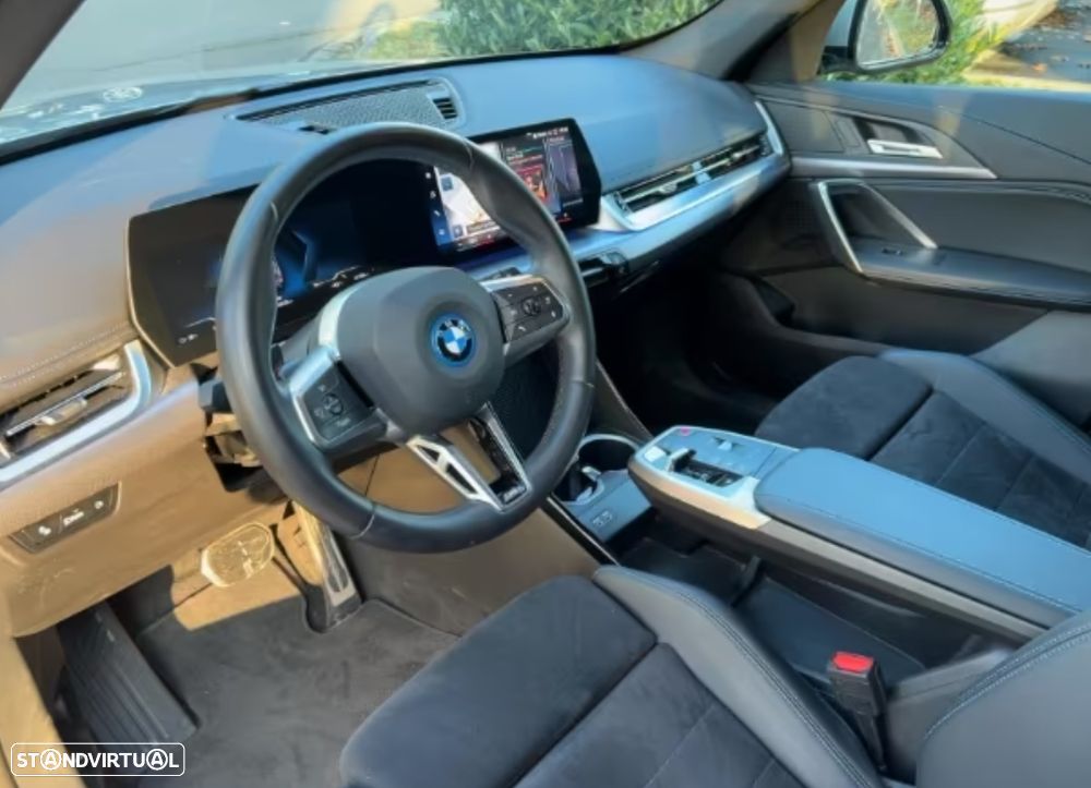 BMW iX1 xDrive30 Pack Desportivo M - 10