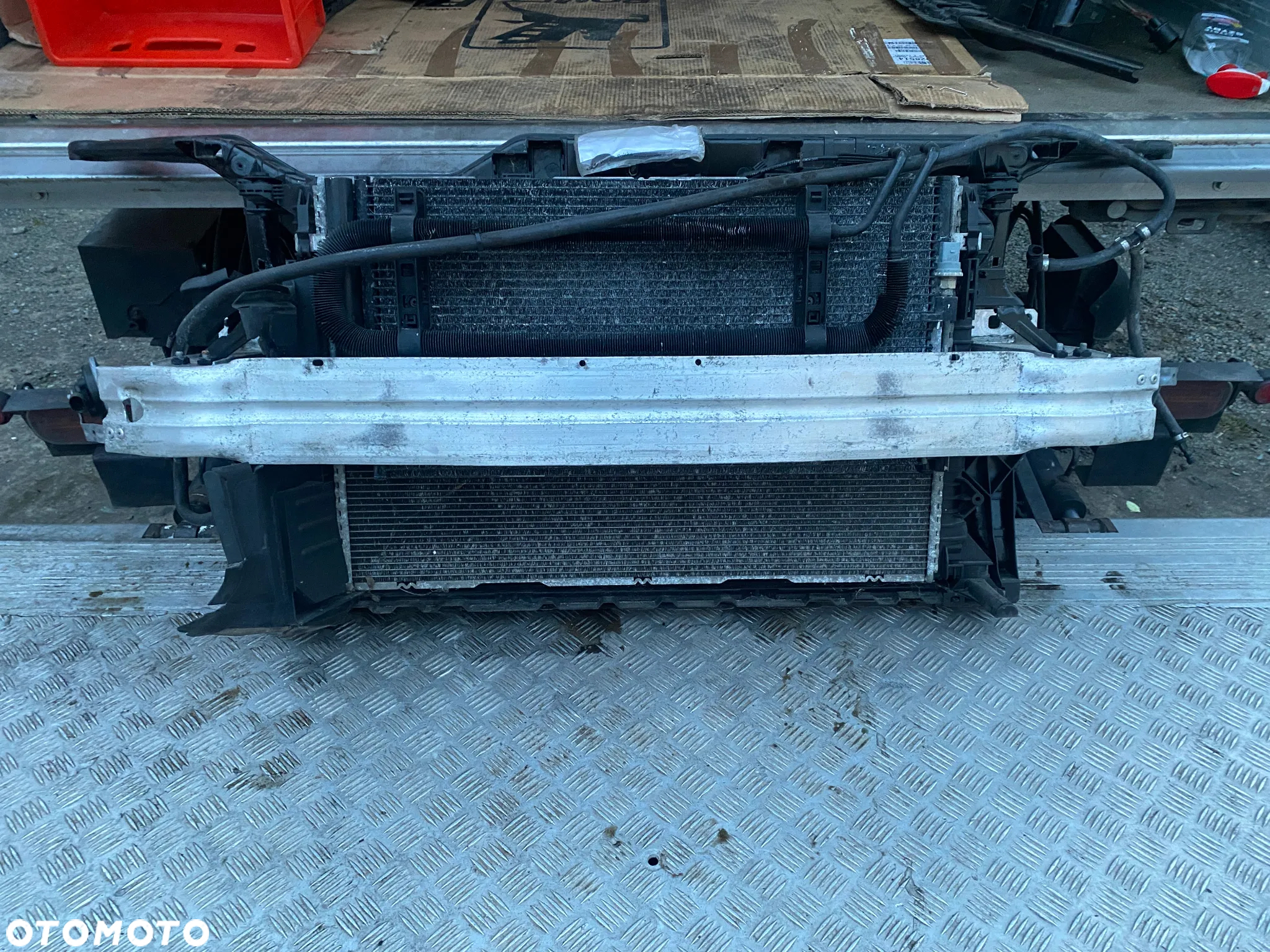 AUDI A4 B8 3.2FSI wzmocnienie pas przedni chłodnice wentylator - 7