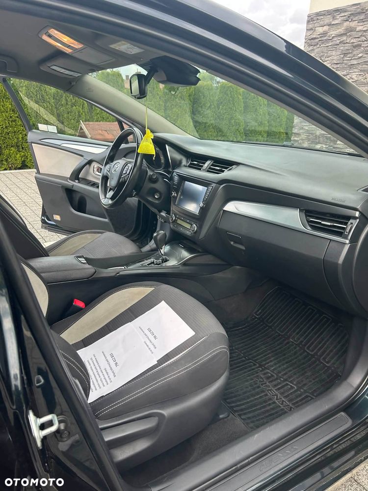 Toyota Avensis 2.0 Premium MS - 28