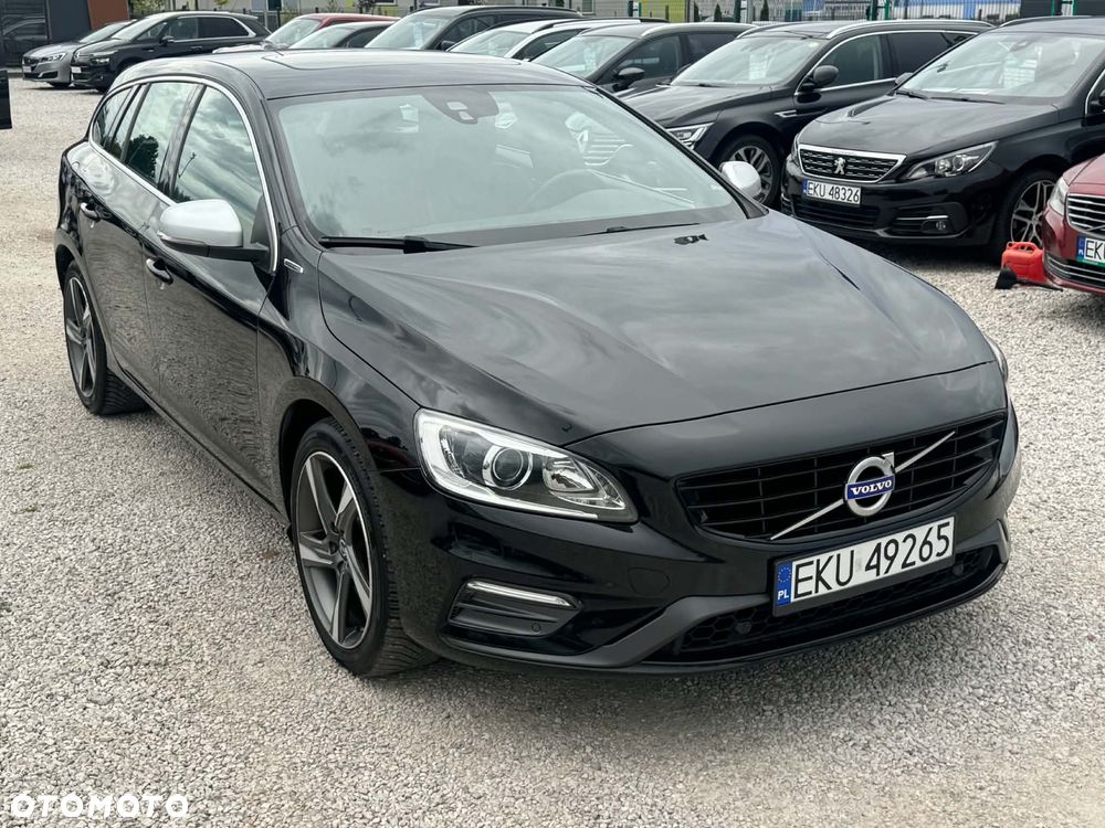 Volvo V60 D6 AWD Plug-in Hybrid R-Design Momentum - 7