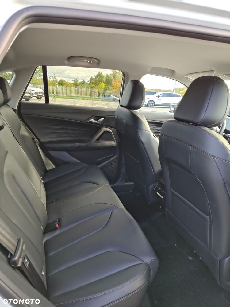 MG HS 1.5 T-GDI Exclusive DCT - 11