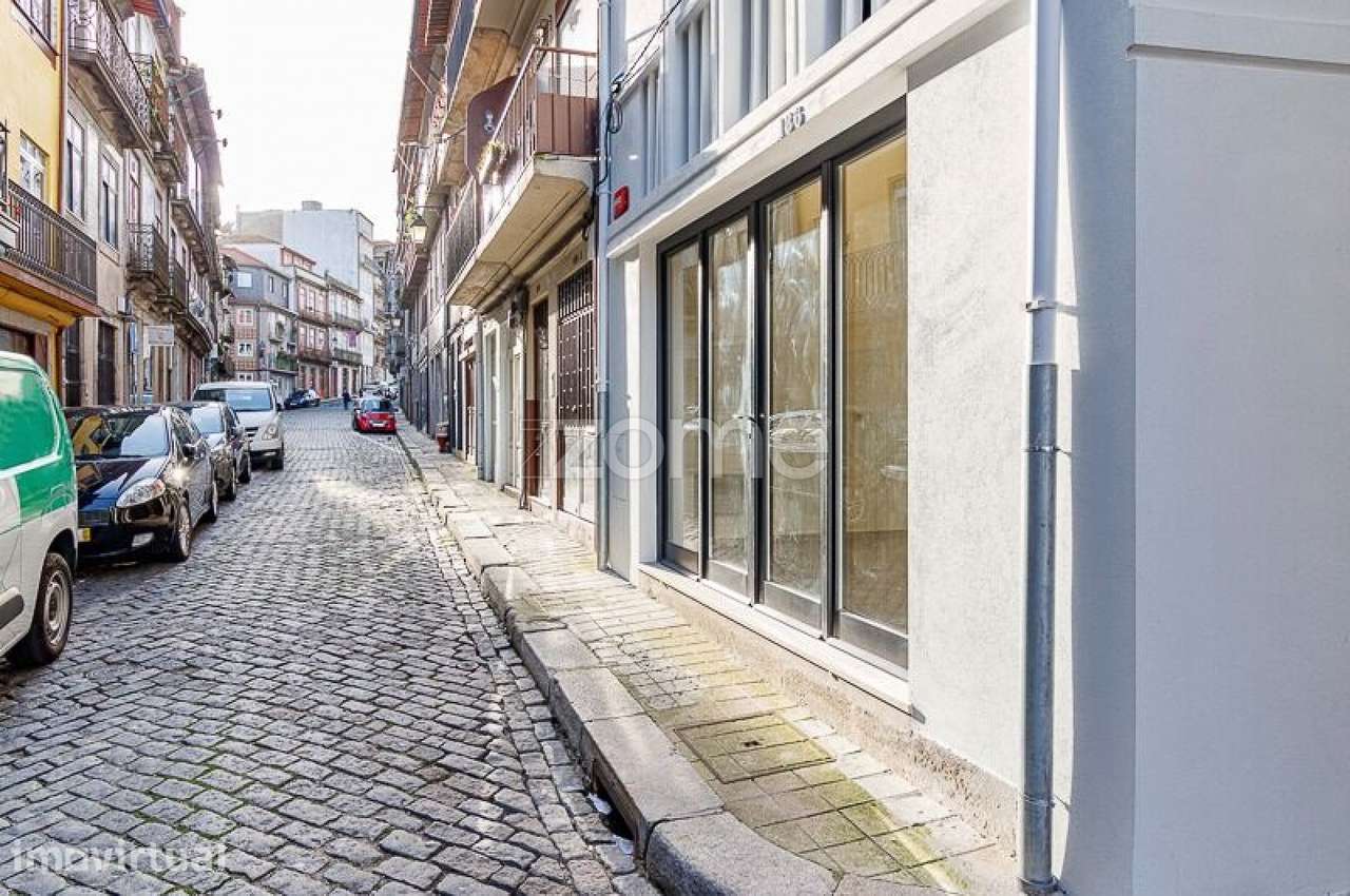 Loja, centro histórico do Porto | Rua dos Caldeireiros - Grande imagem: 2/15