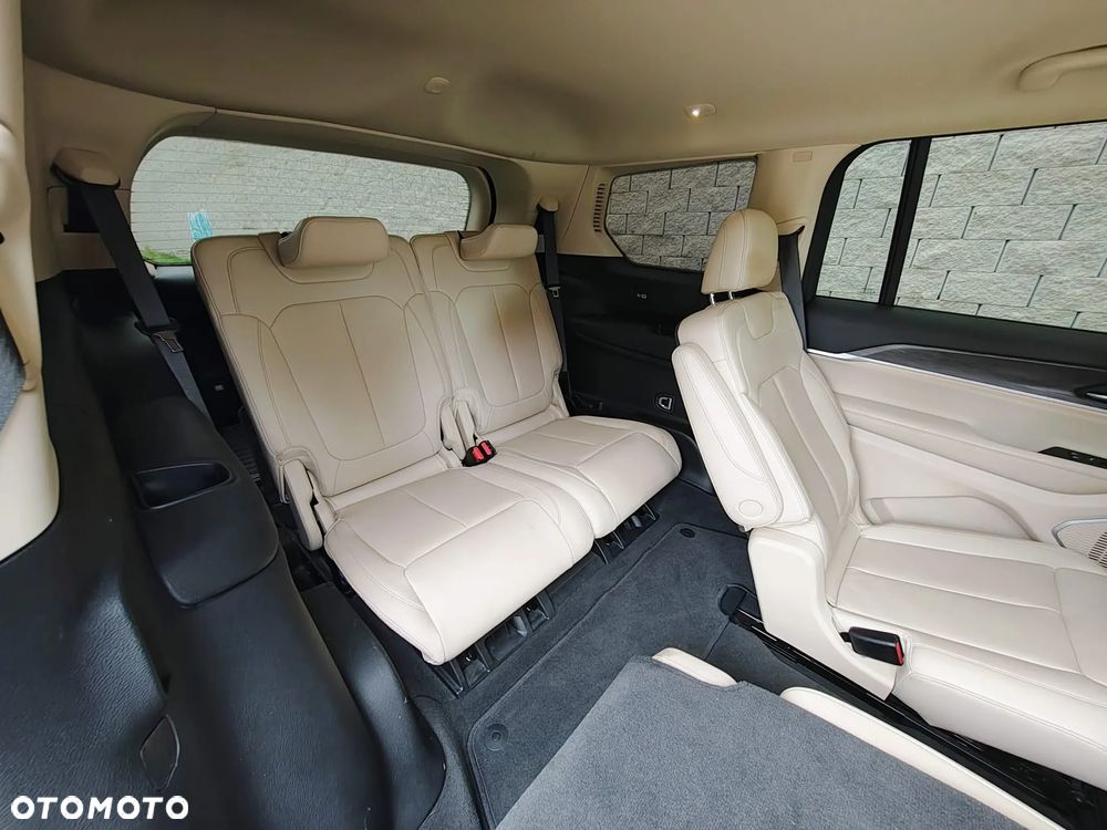 Jeep Grand Cherokee - 35