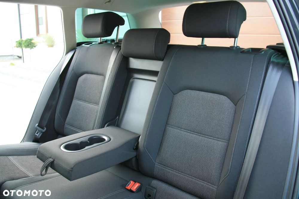 Volkswagen Passat 2.0 TDI BMT Comfortline - 23