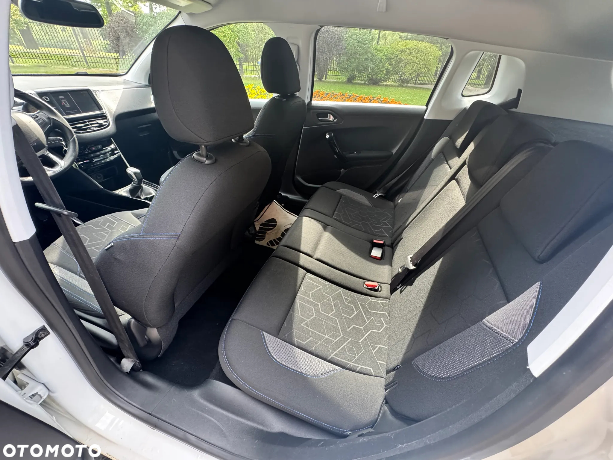 Peugeot 2008 1.2 Pure Tech Style - 17