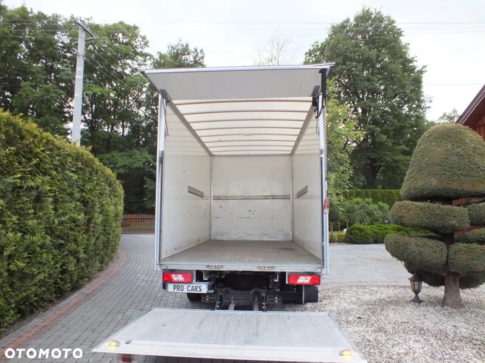Ford Transit - 25