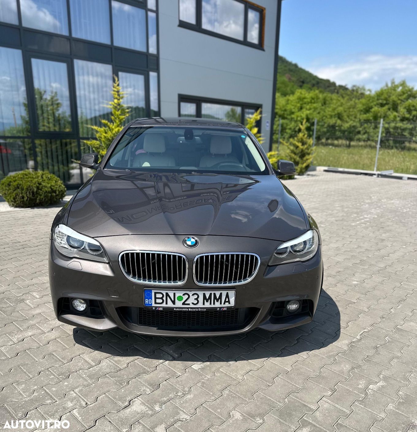 BMW Seria 5 525d xDrive AT - 1