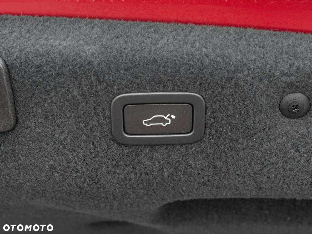 Jaguar XF 2.0 P250 R-Dynamic SE - 28