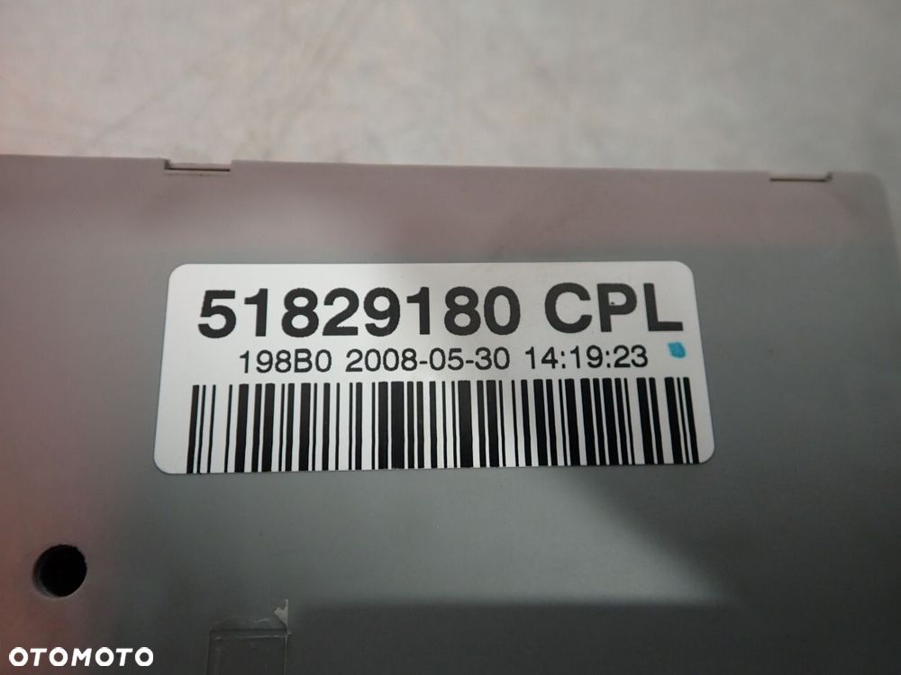 SKRZYNKA BEZPIECZNIKÓW FIAT BRAVO II - 9