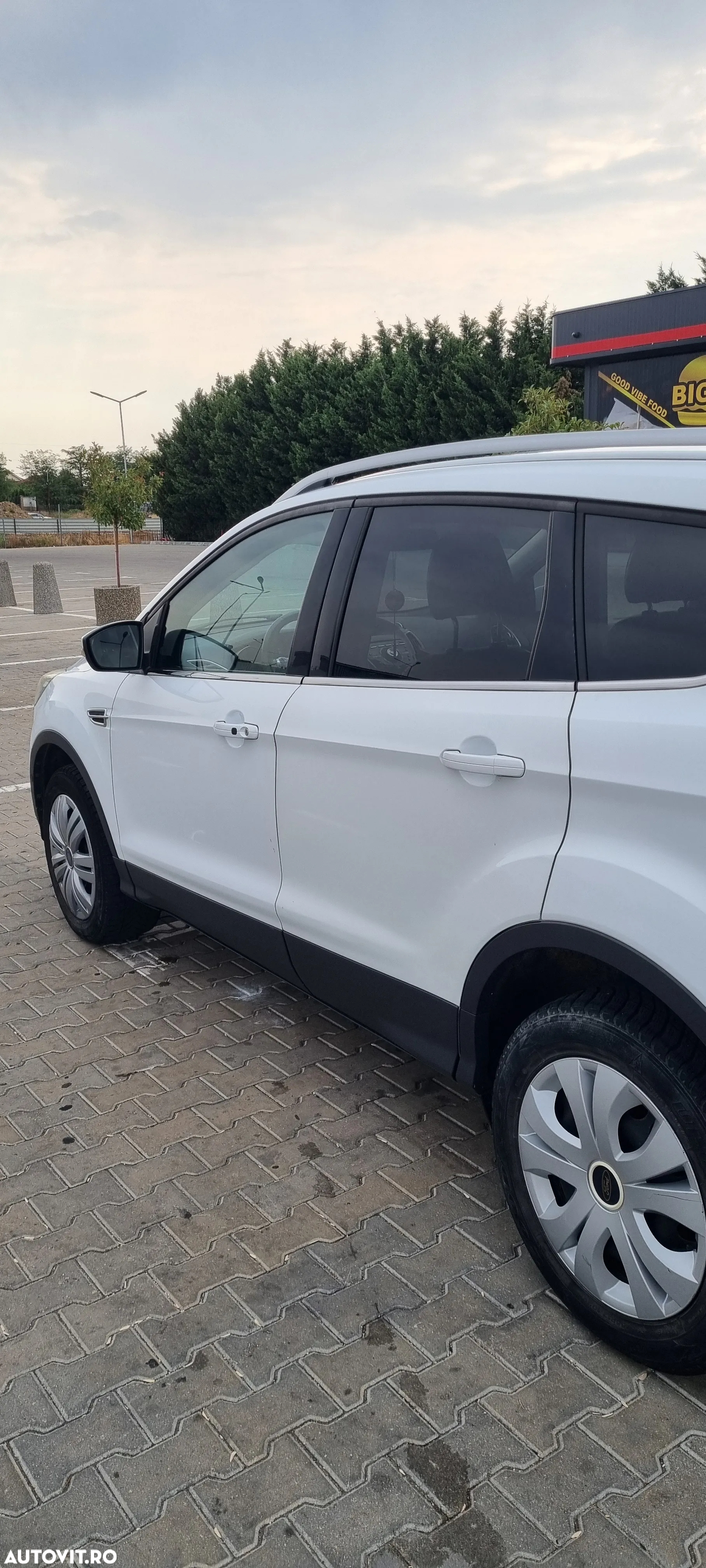 Ford Kuga 2.0 TDCi 4WD Powershift Titanium - 4