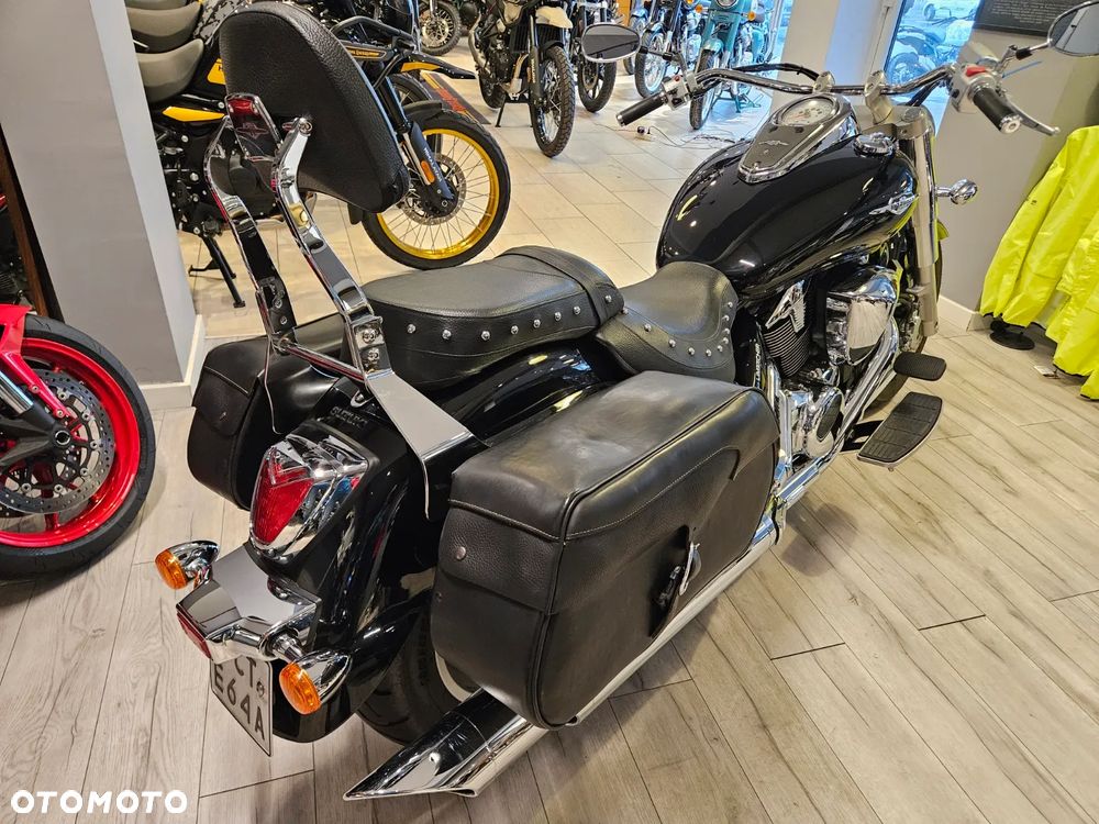 Suzuki Intruder - 5
