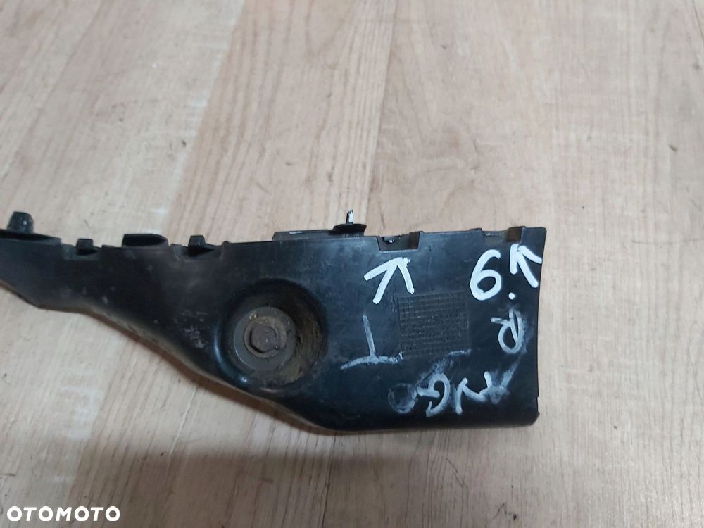 Toyota Aygo I ślizg zderzaka prawy tył mocowanie - 2