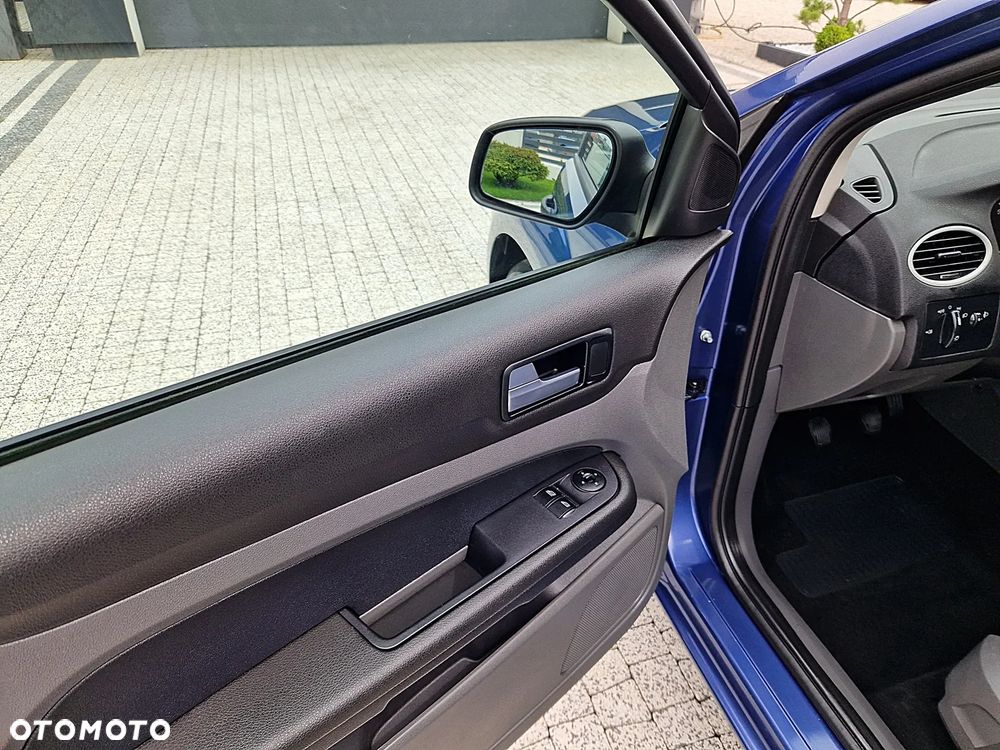 Ford Focus 1.6 16V Fun - 17