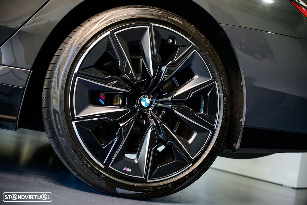 BMW i7 xDrive60 Pack Desportivo M Pro - 5
