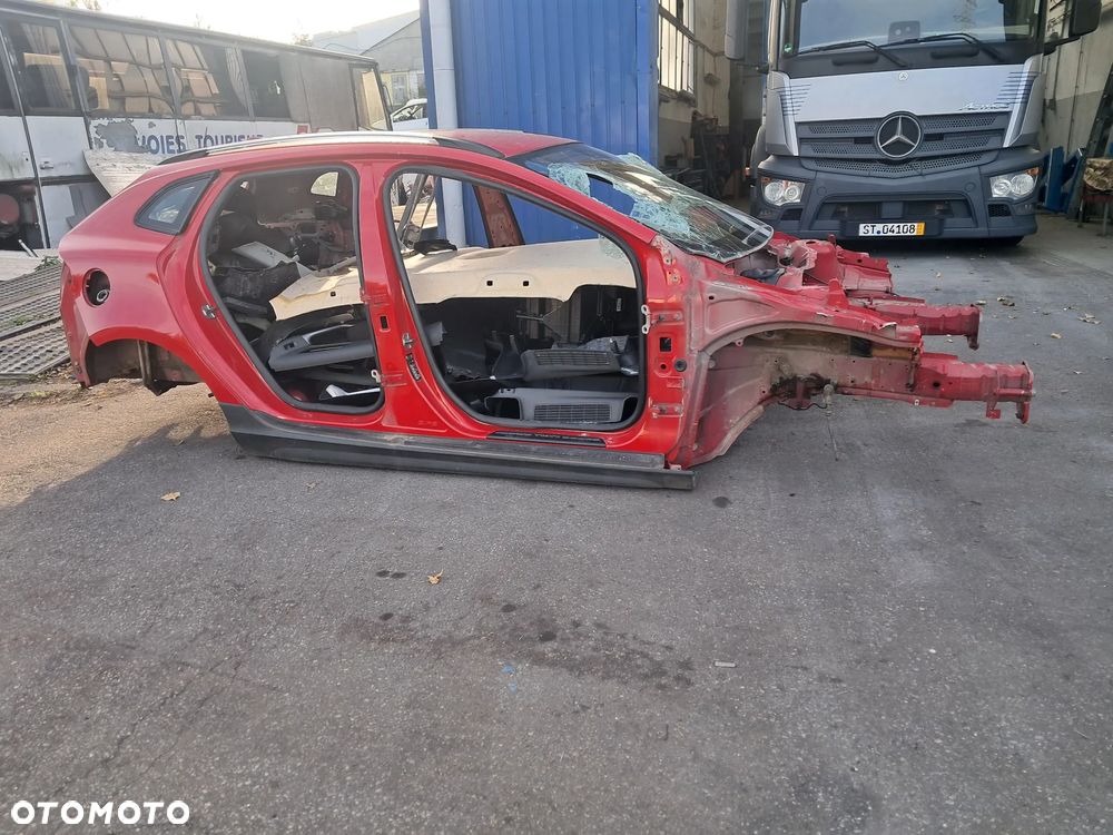 Volvo V40 II karoseria podłużnica błotnik próg ćwiartka wanna pas tylny - 1