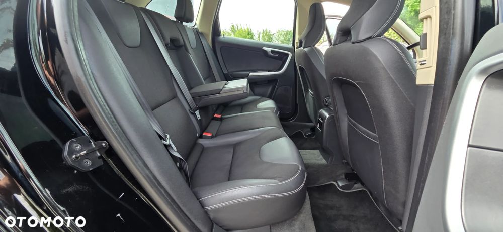 Volvo XC 60 D4 Geartronic Momentum - 33