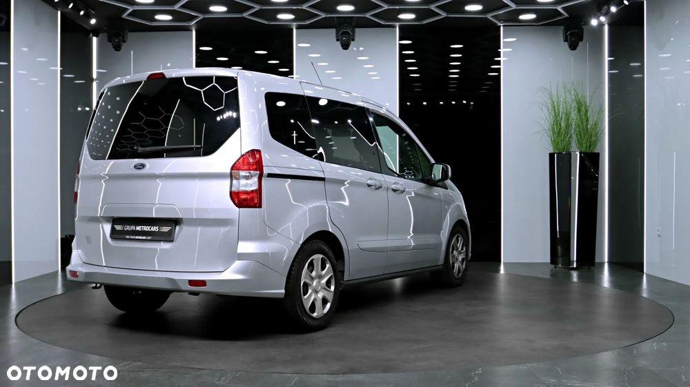 Ford Tourneo Courier - 8