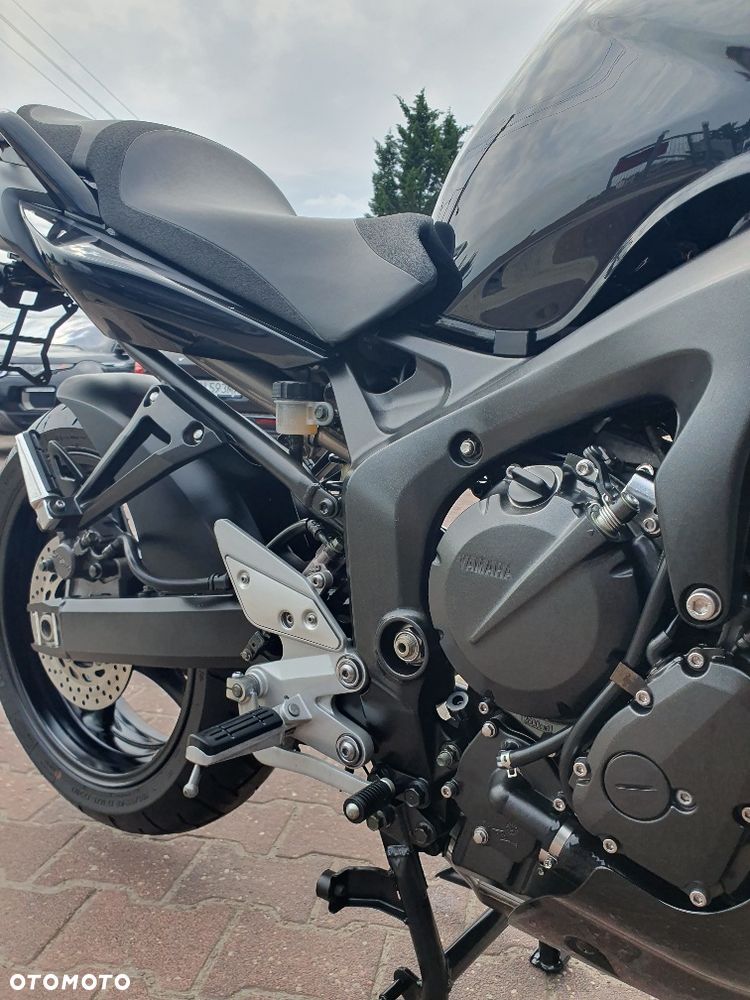 Yamaha FZ6 - 20