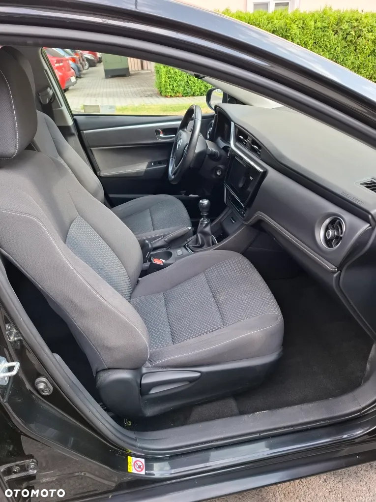 Toyota Corolla 1.6 Comfort - 5