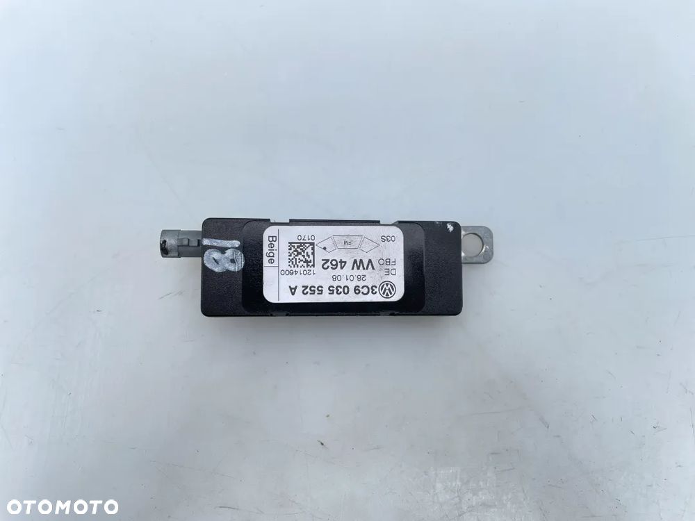 WZMACNIACZ ANTENOWY LEWY/PRAWY VW PASSAT B6 3C9035552A - 1