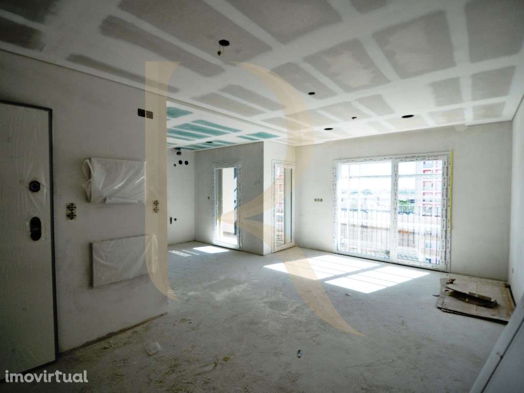 Apartamento novo T2+1 com arrecadação em Santa Marta do Pinhal - Grande imagem: 3/11
