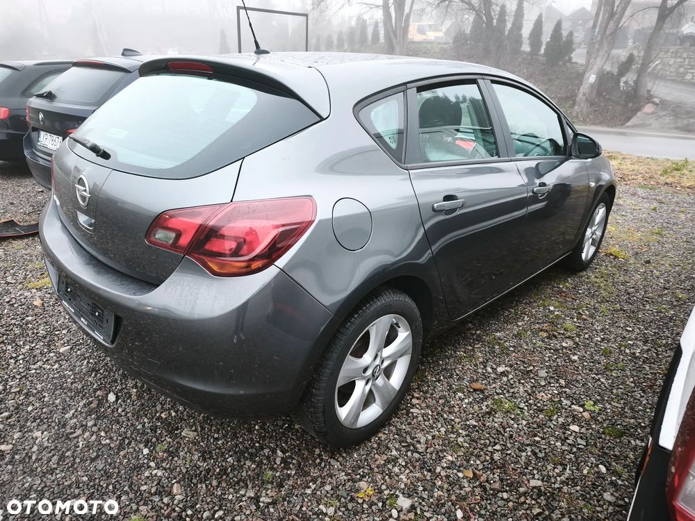 Opel Astra 1.6 - 5