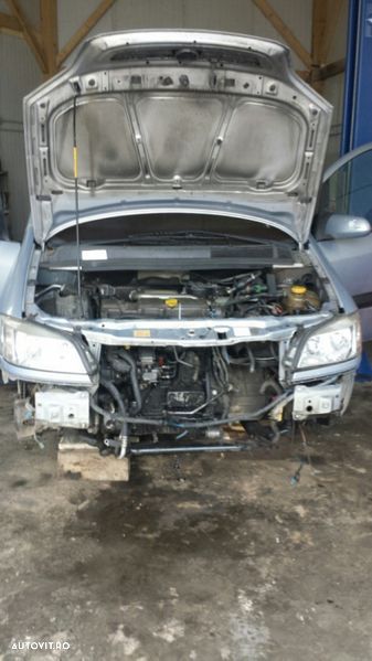 Dezmembram Opel Zafira 2.0 - 1