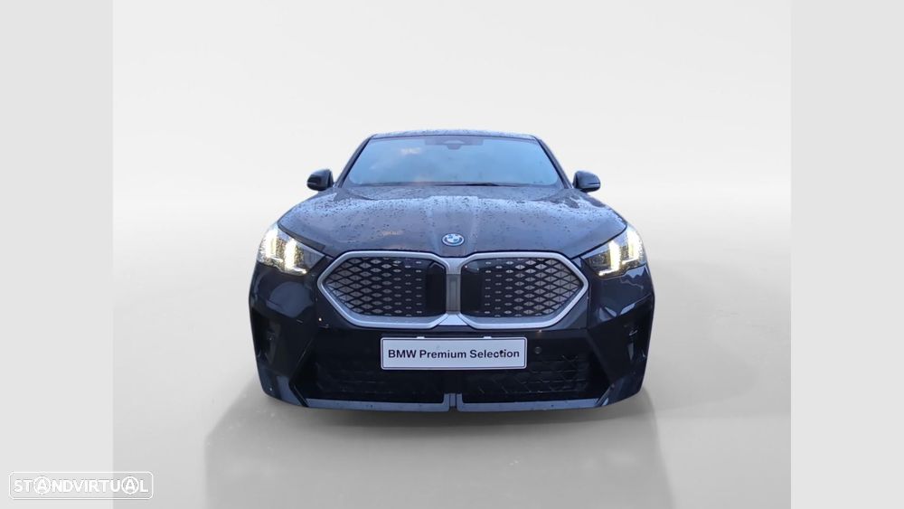 BMW iX2 eDrive20 Edição Desportiva M - 3