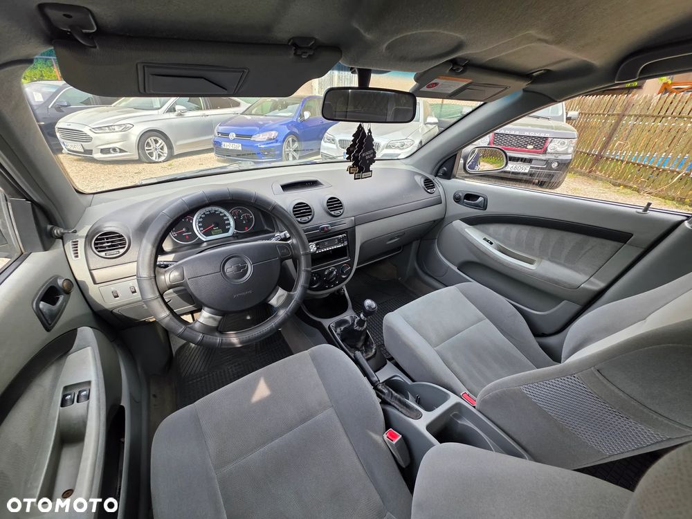 Chevrolet Lacetti 1.4 SE - 9
