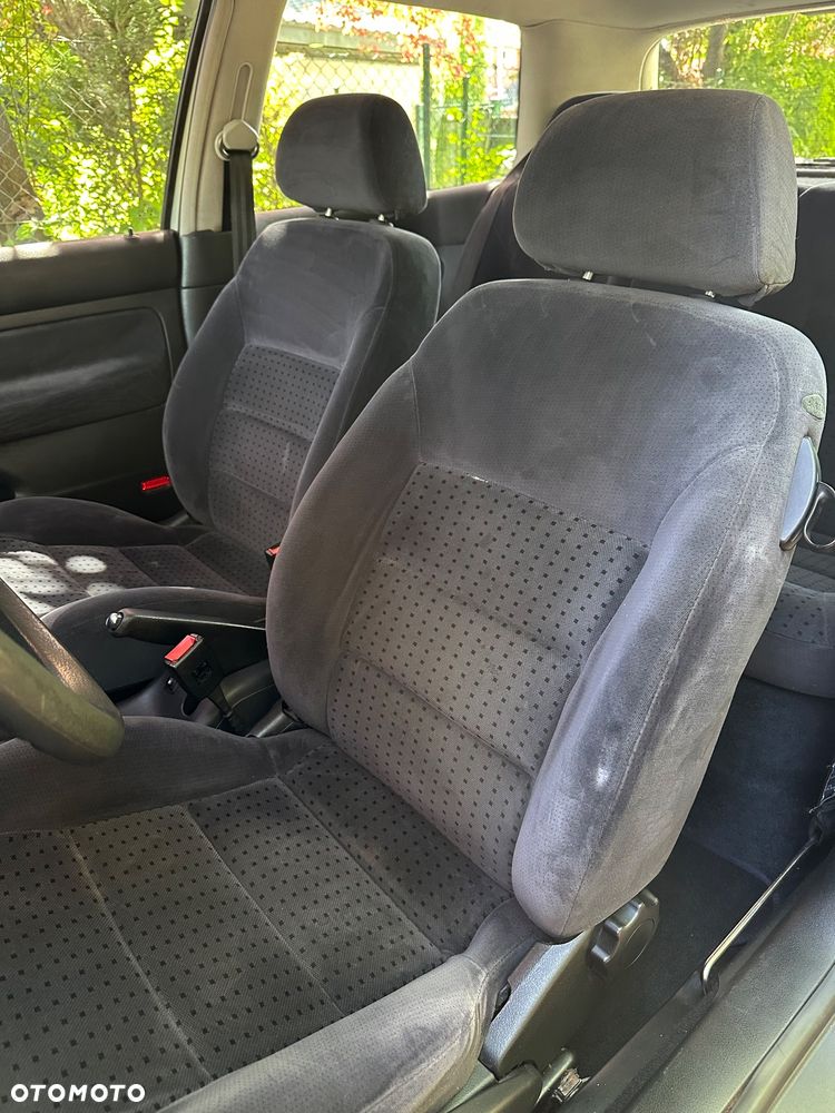 Volkswagen Golf 1.4 Basis - 3