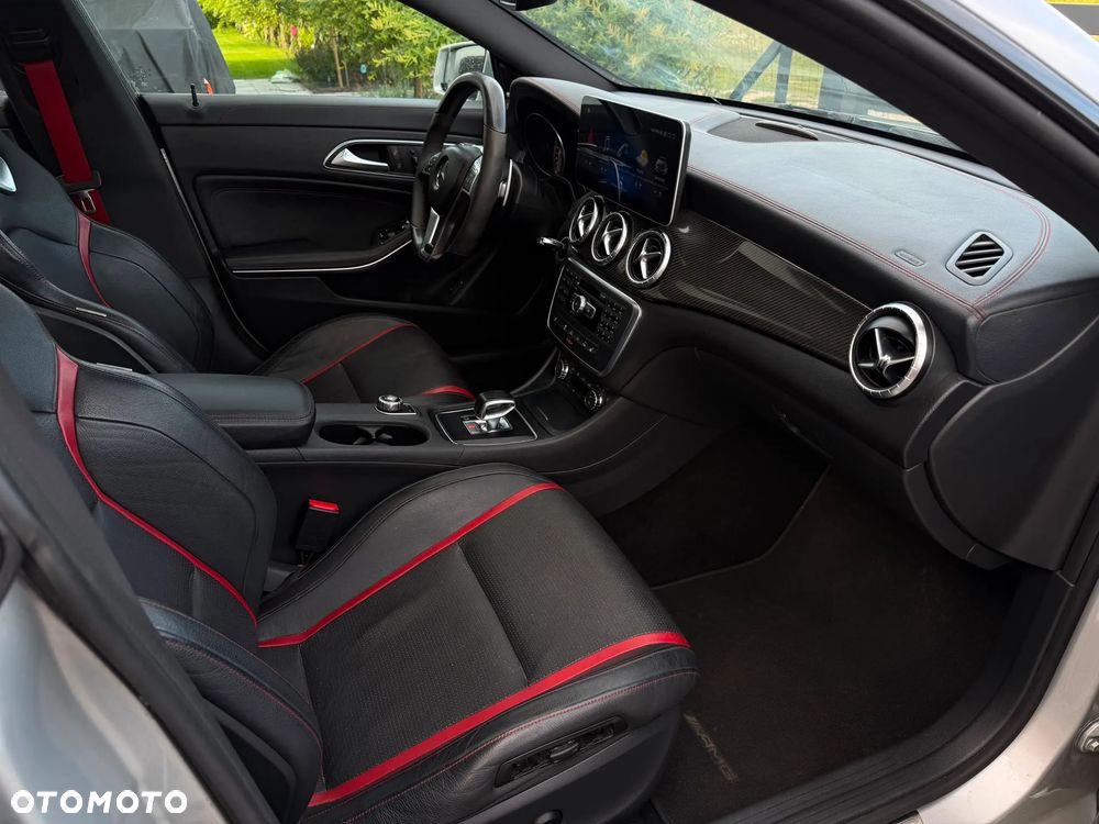 Mercedes-Benz CLA 45 AMG 4-Matic - 22