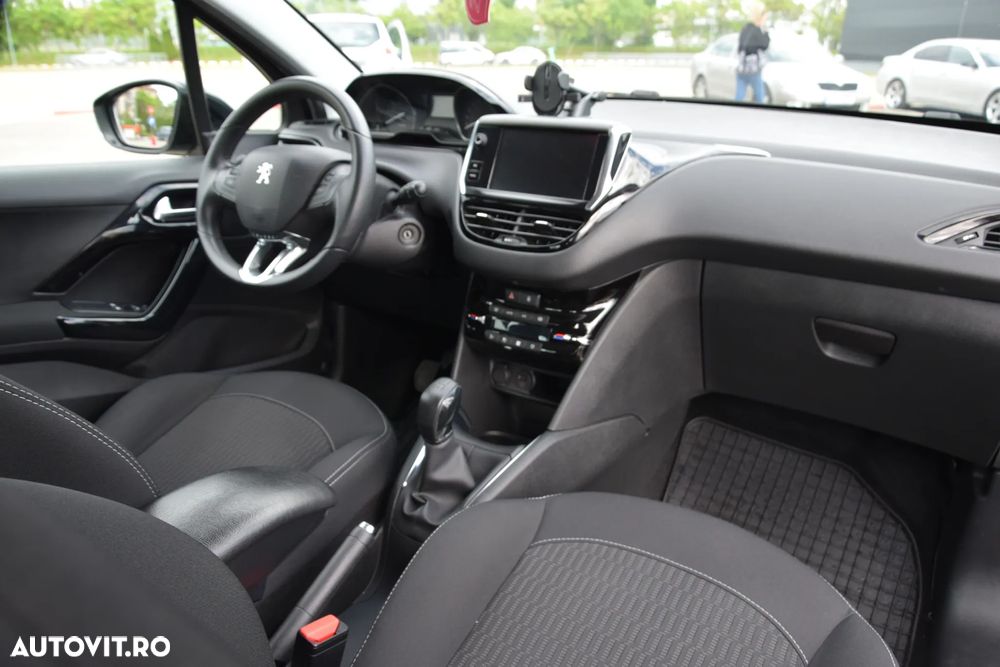 Peugeot 208 1.2 L PureTech Active - 4
