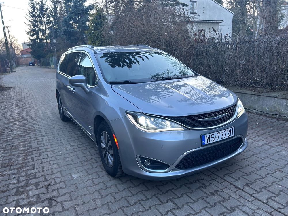 Chrysler Pacifica - 2