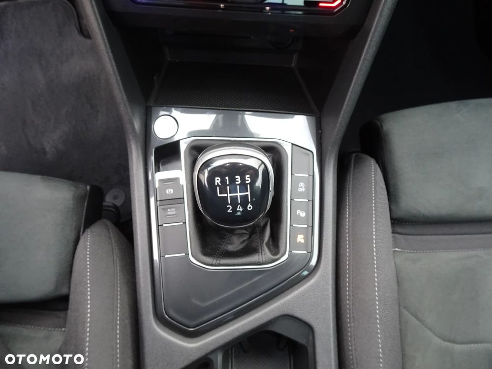 Volkswagen Tiguan 1.5 TSI EVO Life - 38