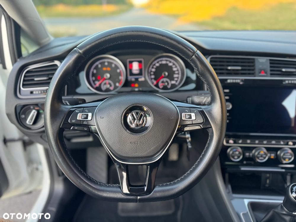 Volkswagen Golf 1.4 TSI BMT Highline - 27