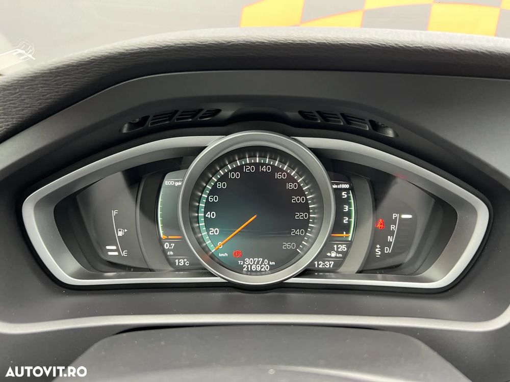 Volvo V40 D2 Geartronic RDesign - 15