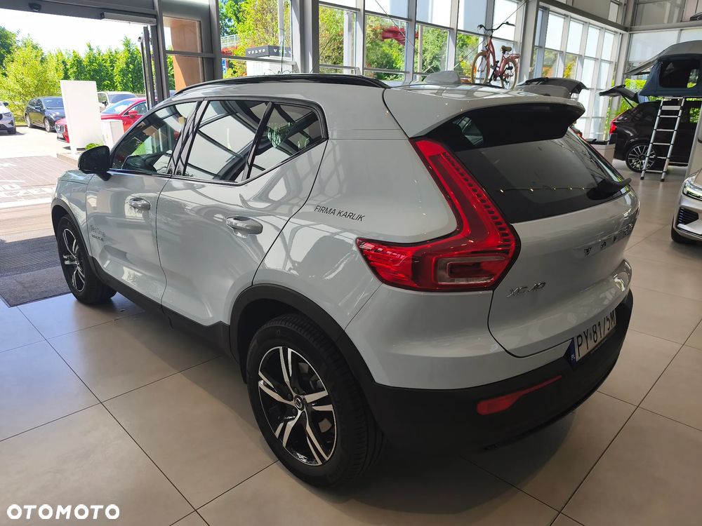 Volvo XC 40 B3 Plus Dark - 4