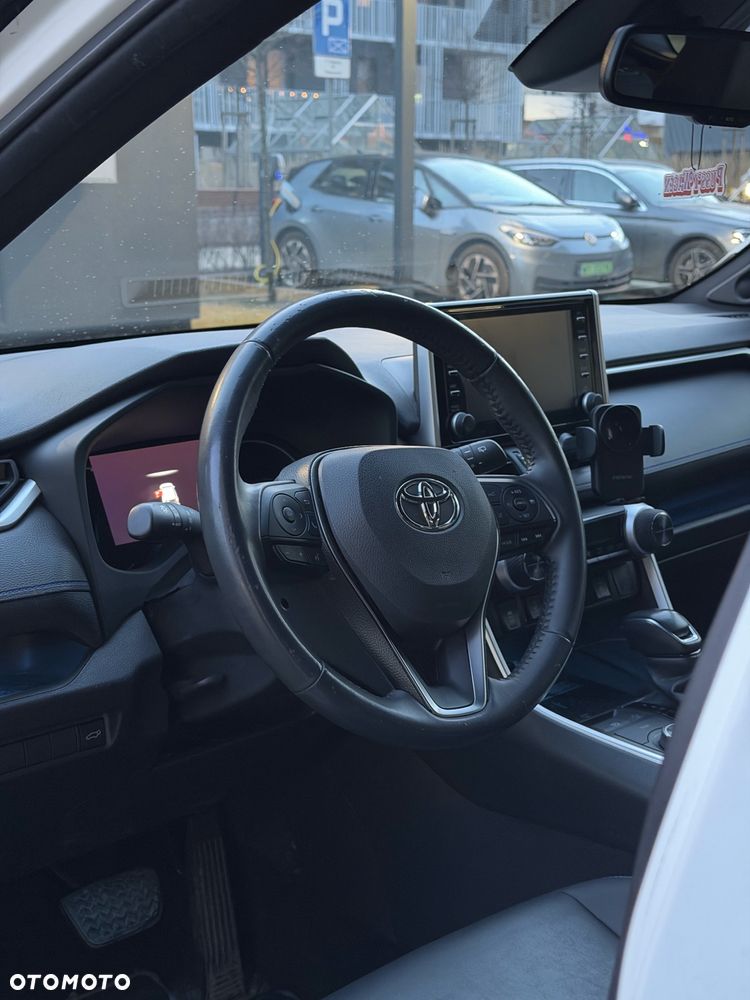 Toyota RAV4 2.5 Hybrid Black Edition by JBL 4x4 - 12