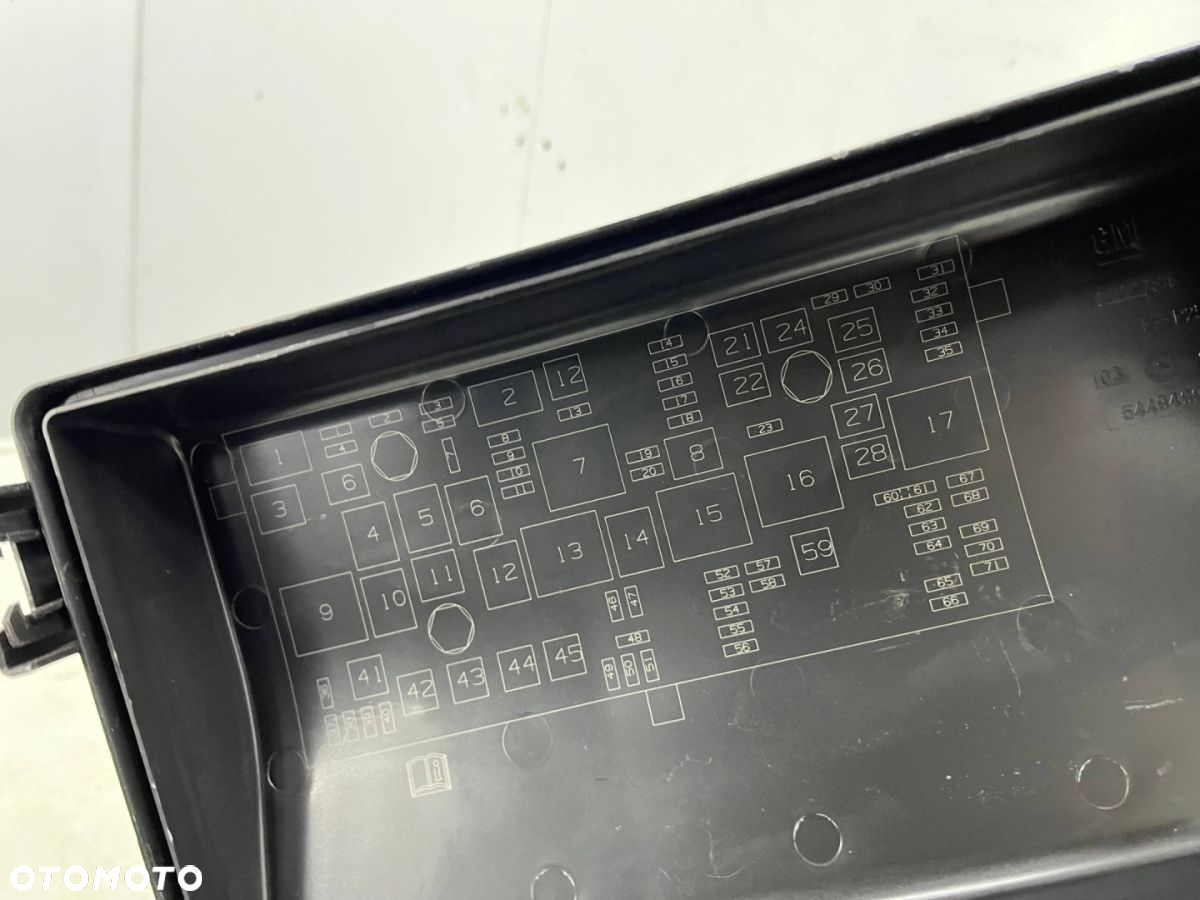 Skrzynka bezpieczników Opel Insignia A 08-17r. 2.0 CDTi moduł klema zaślepka 13275882 13253551 - 12