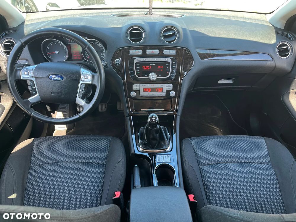 Ford Mondeo 2.0 Ghia - 18
