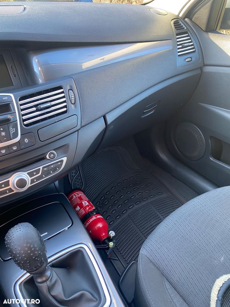 Renault Laguna 1.9 dCi FAP Authentique - 6