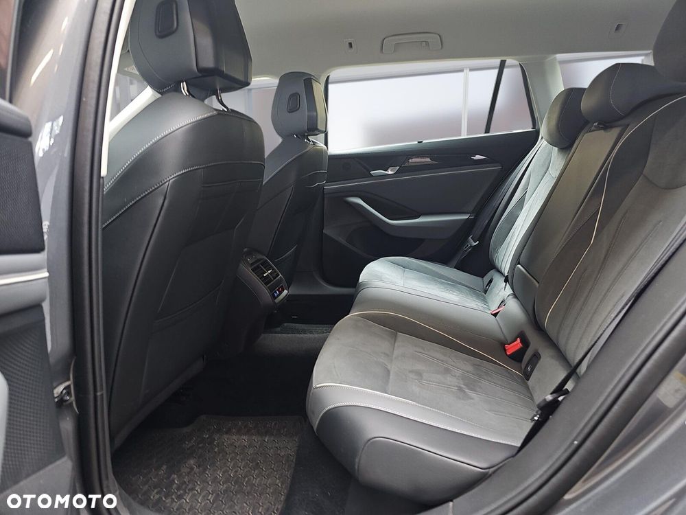Volkswagen Passat - 10