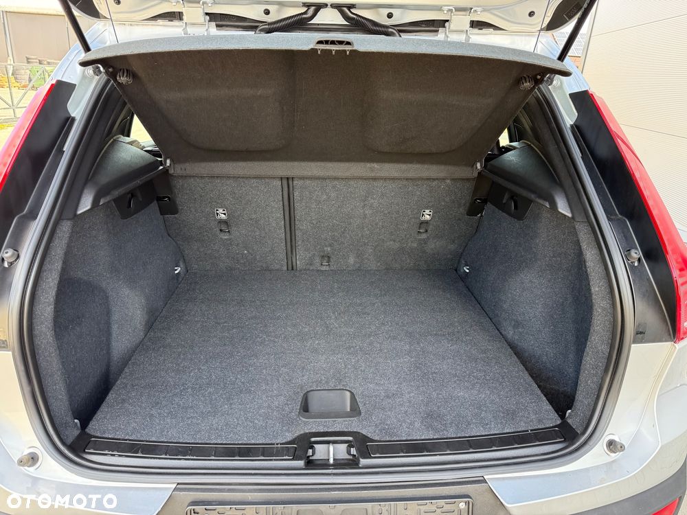 Volvo XC 40 D3 Momentum - 34