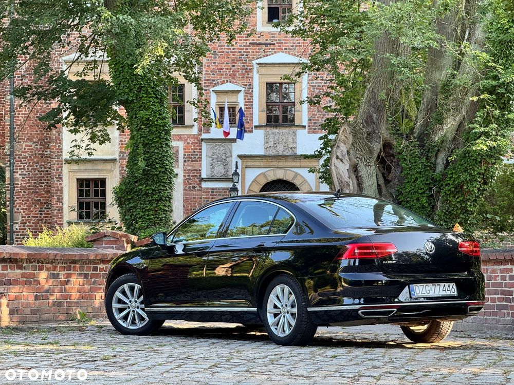 Volkswagen Passat - 17